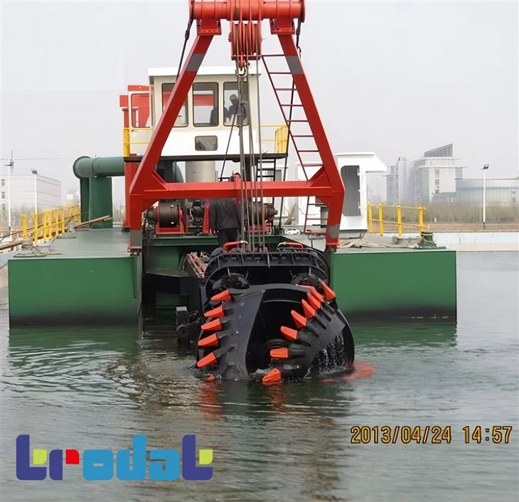 CSD dredger at work
